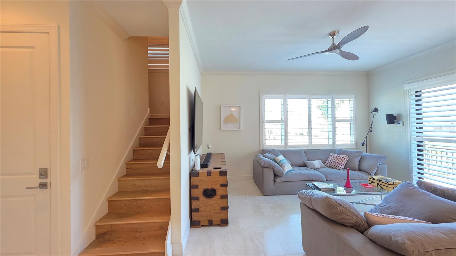 COUNTRY CLUB SHORES - Residential Lease