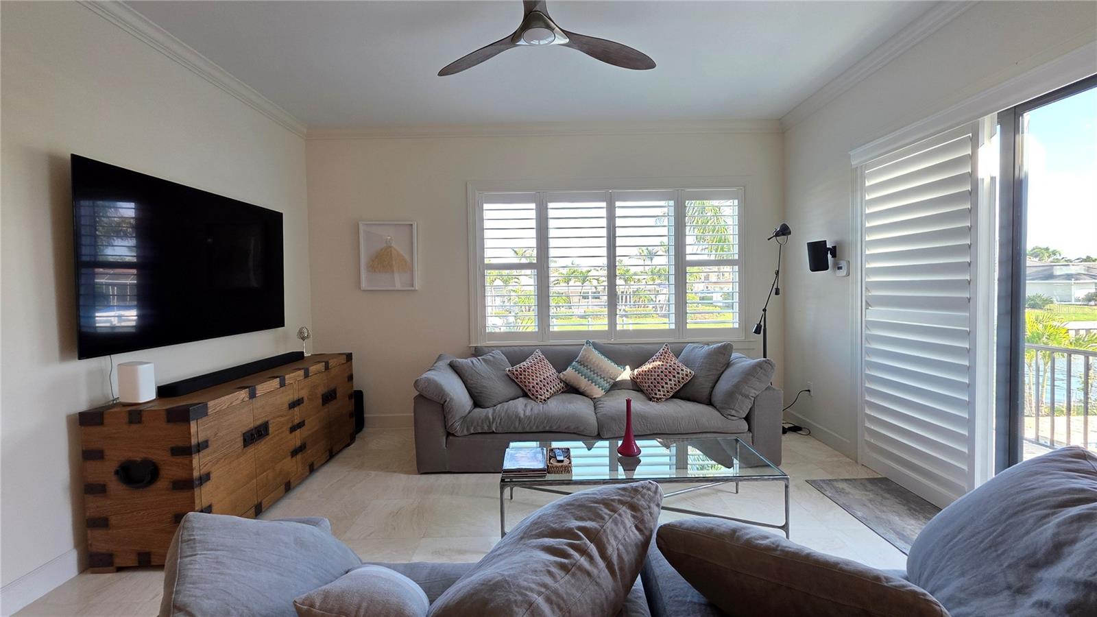 COUNTRY CLUB SHORES - Residential Lease