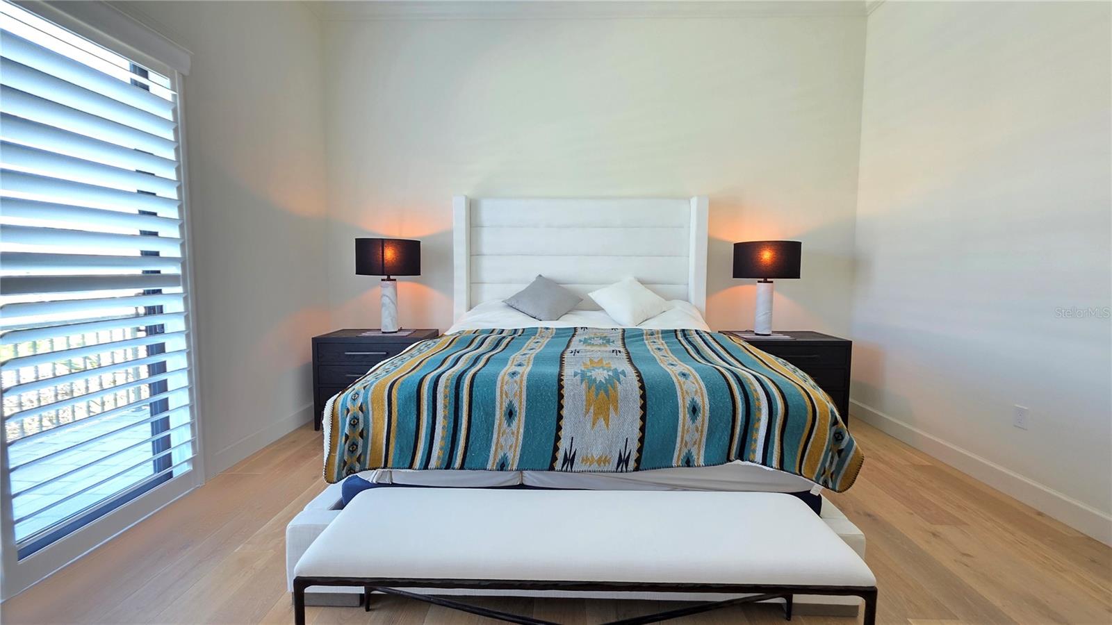 COUNTRY CLUB SHORES - Residential Lease