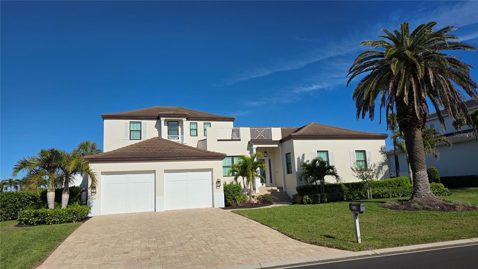 COUNTRY CLUB SHORES - Residential Lease