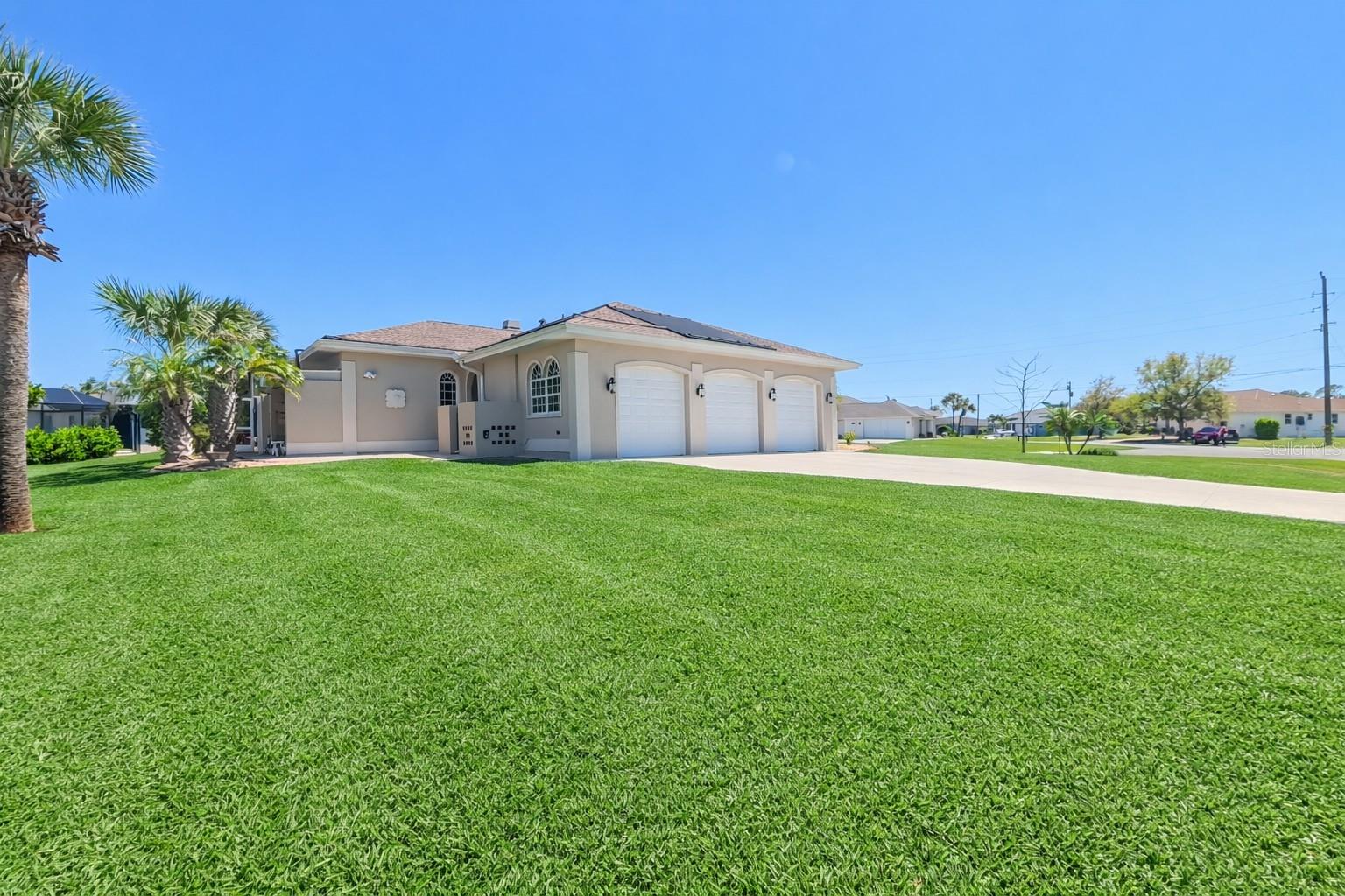 ROTONDA WEST LONG MEADOW - Residential