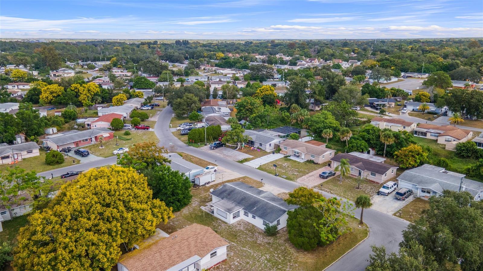 COUNTRY CLUB ESTATES - Residential