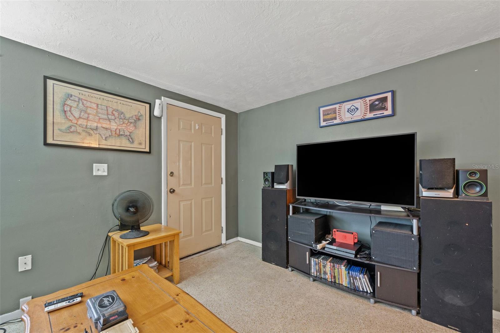 COUNTRY CLUB ESTATES - Residential