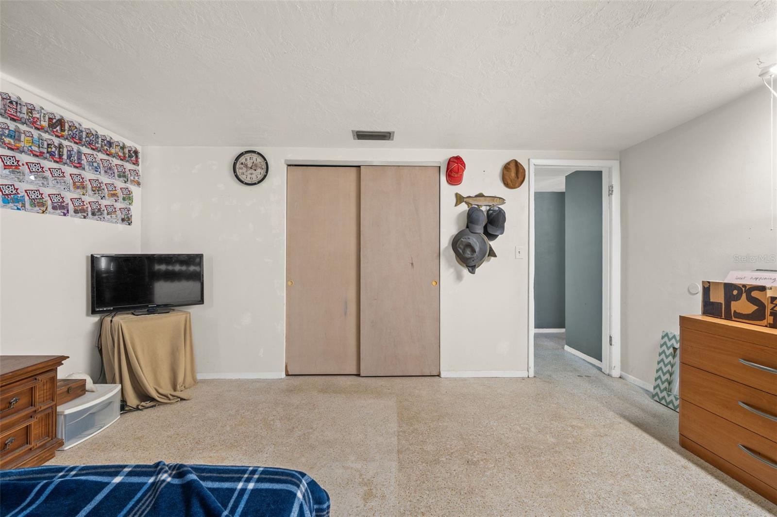 COUNTRY CLUB ESTATES - Residential
