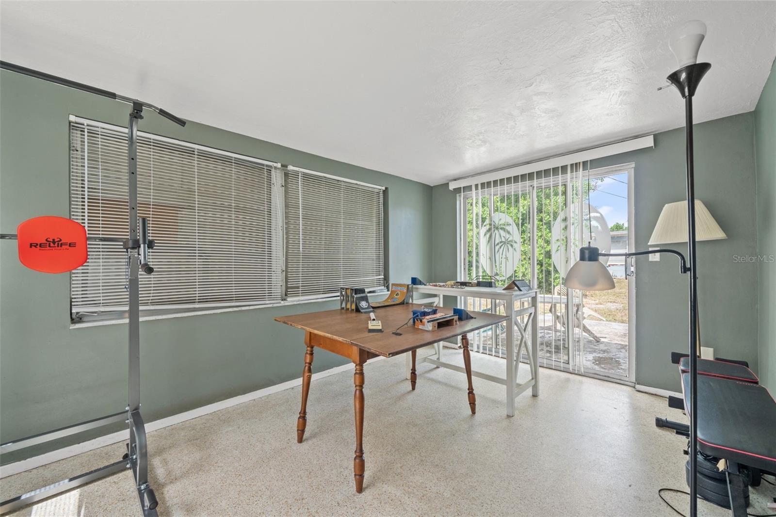 COUNTRY CLUB ESTATES - Residential