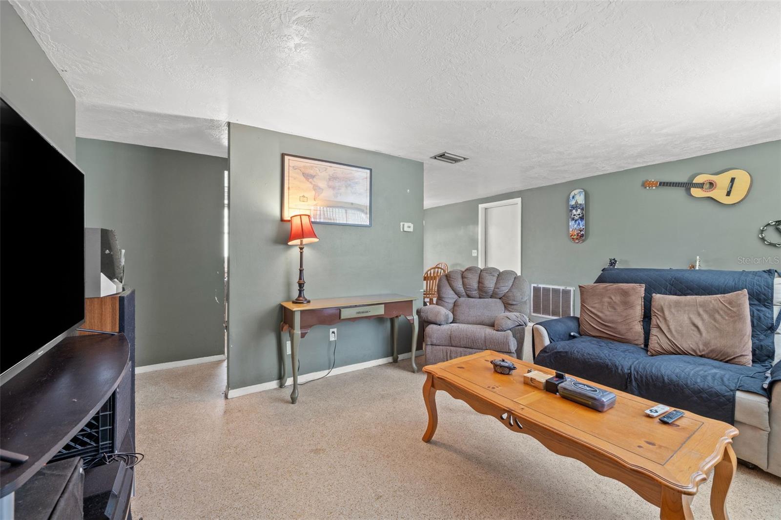 COUNTRY CLUB ESTATES - Residential
