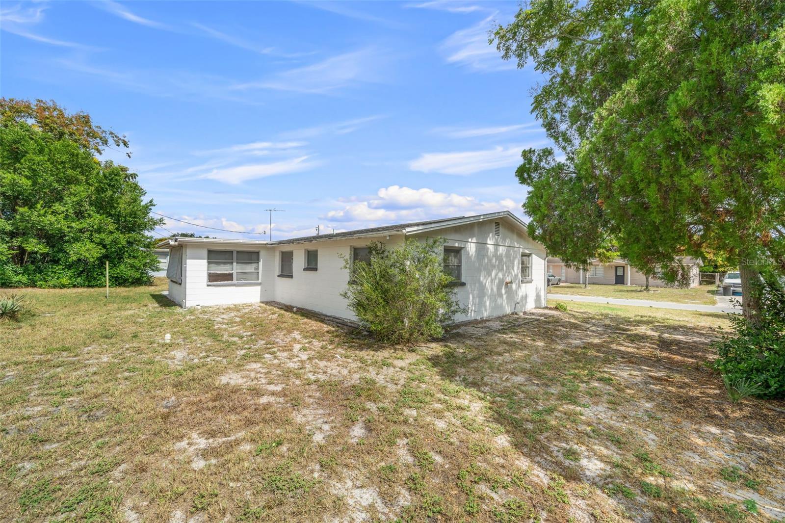 COUNTRY CLUB ESTATES - Residential