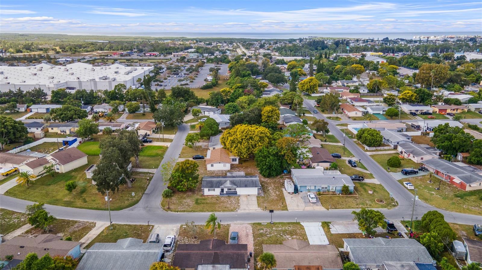 COUNTRY CLUB ESTATES - Residential