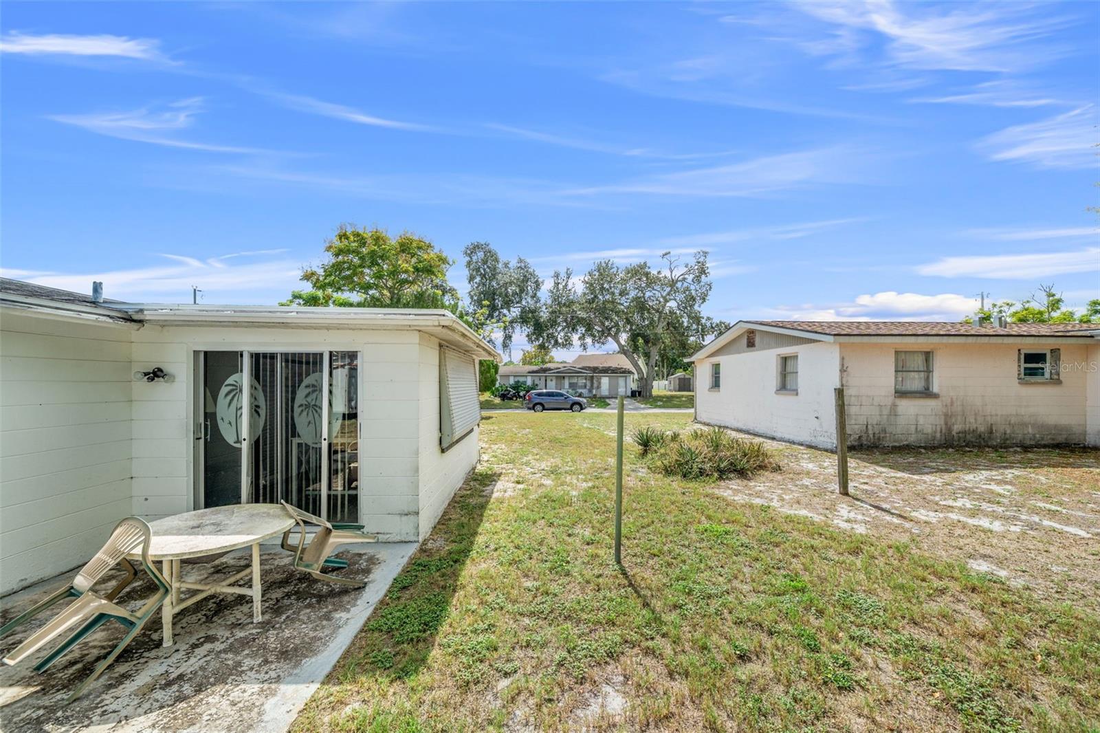 COUNTRY CLUB ESTATES - Residential