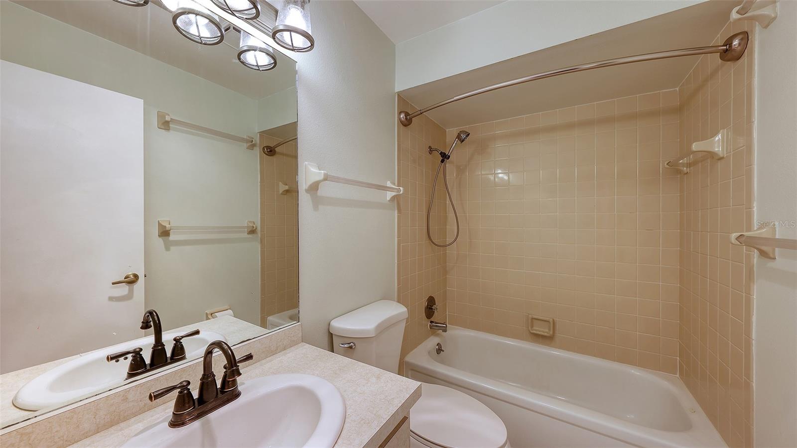 VILLAGE GARDENS - Residential