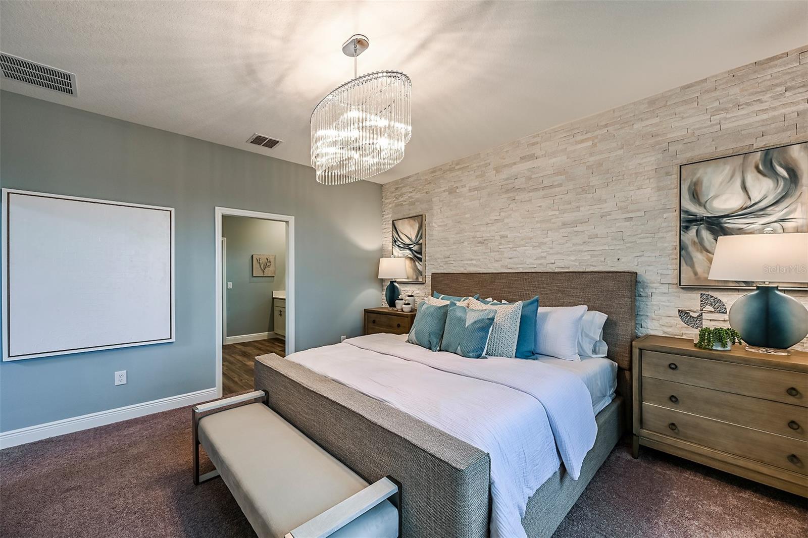 PASADENA WOODS - Residential