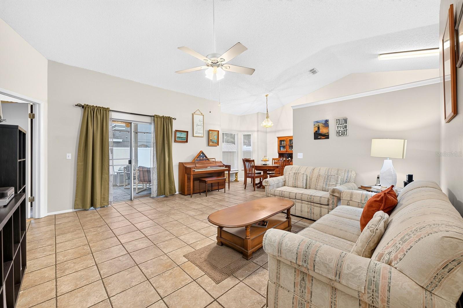 1464 CRAWFORD DRIVE