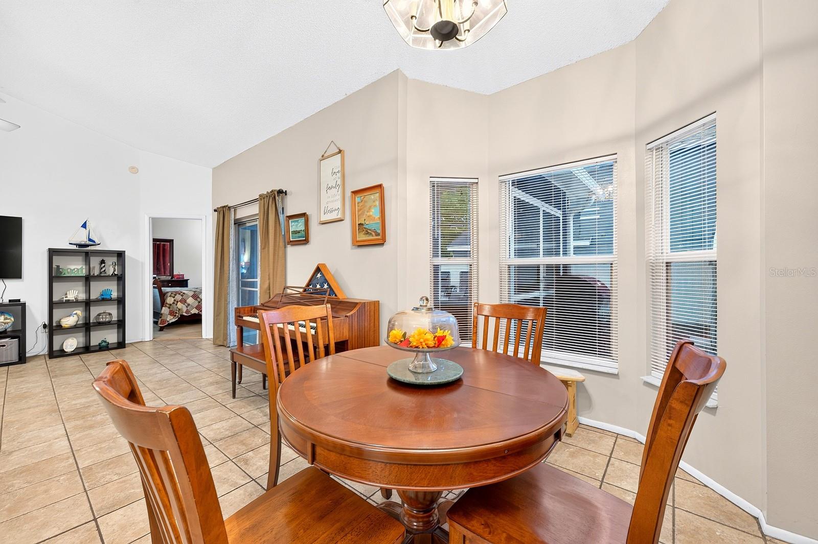 1464 CRAWFORD DRIVE