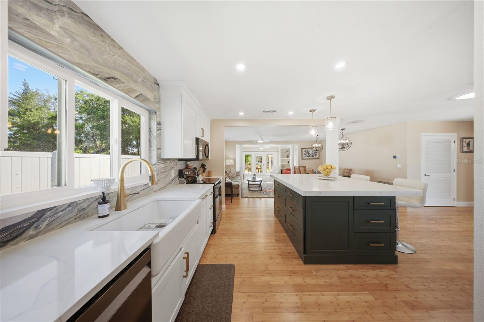 OAKLAND SHORES 1ST ADD - Residential