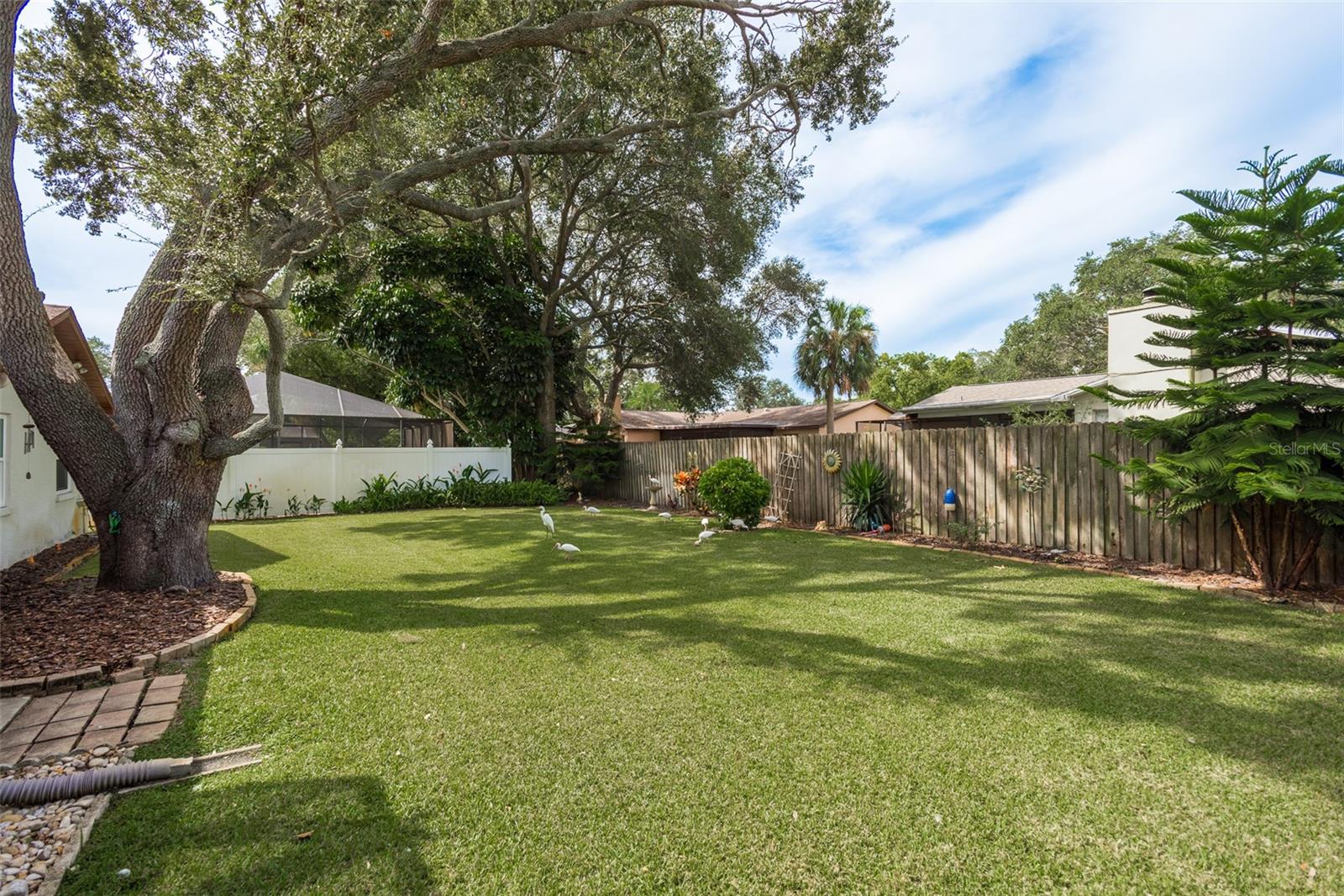 LAUREL OAK WOODS - Residential