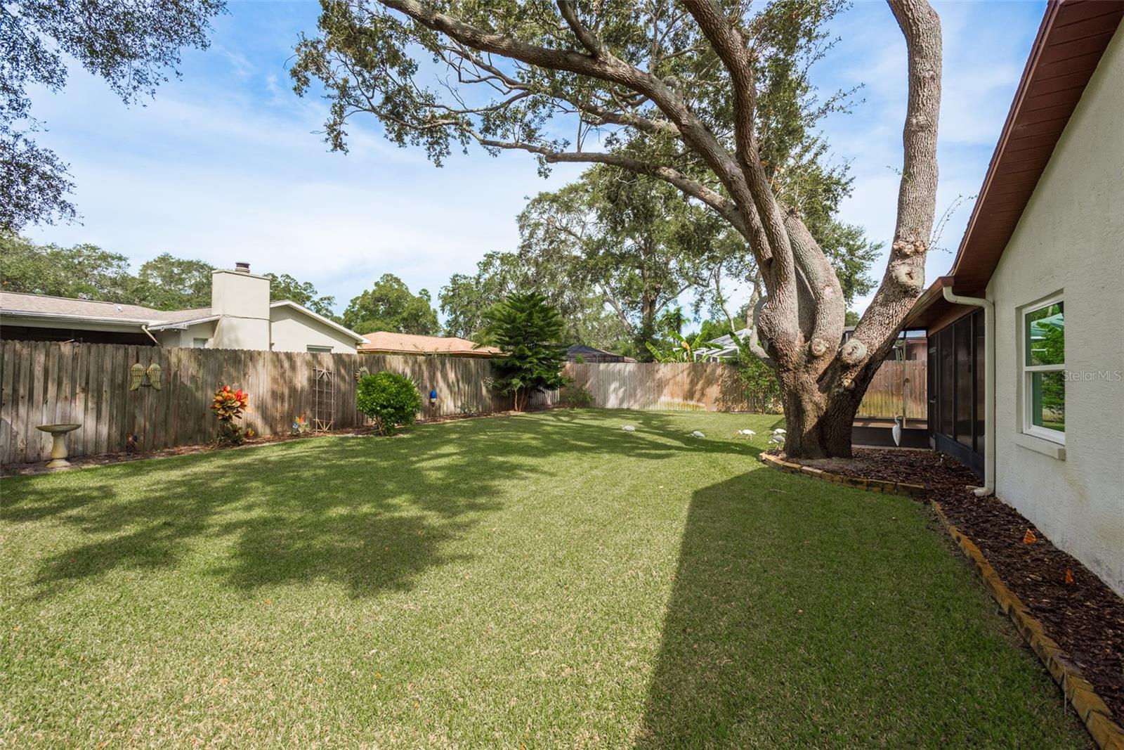 LAUREL OAK WOODS - Residential