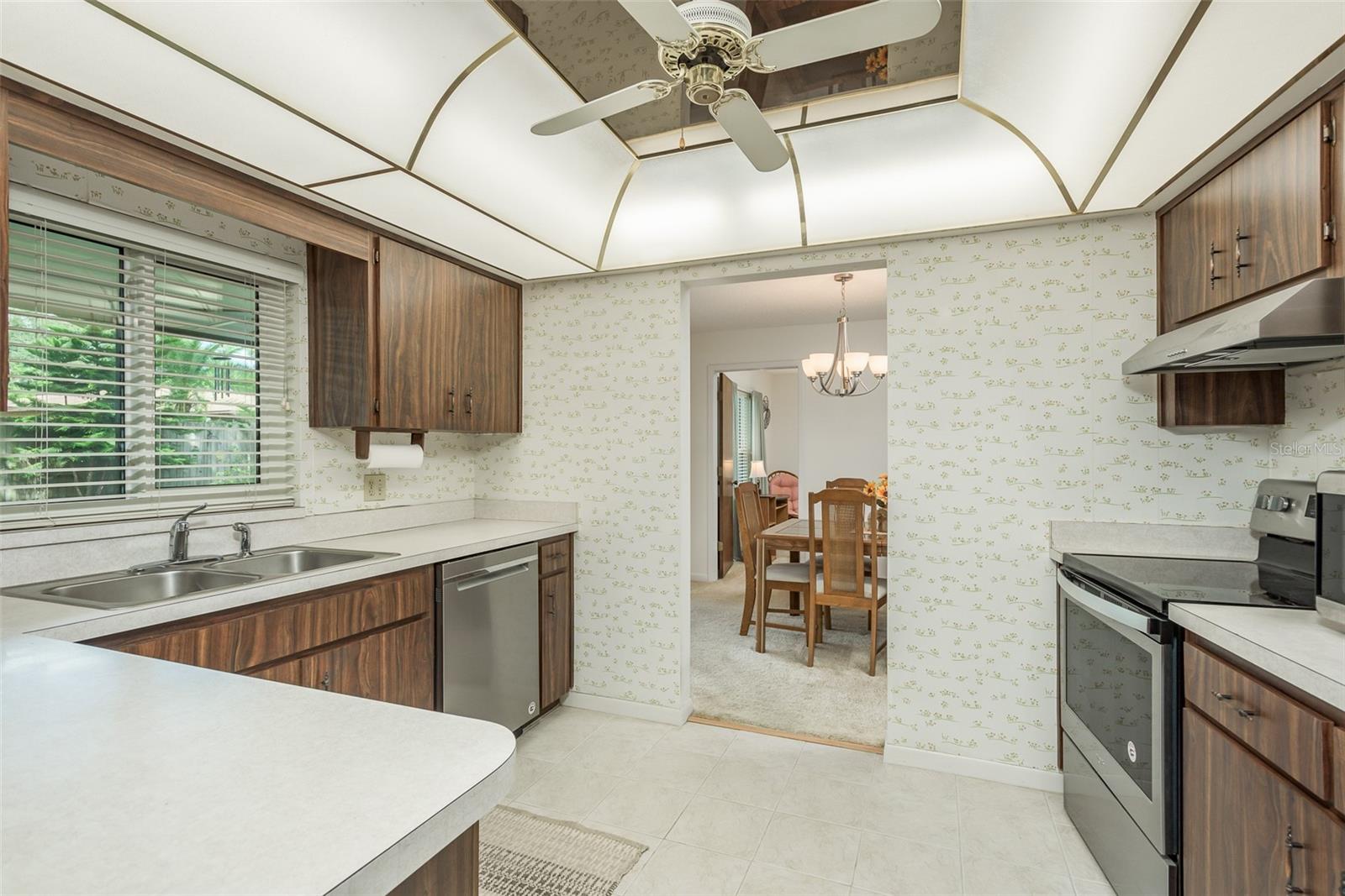 LAUREL OAK WOODS - Residential