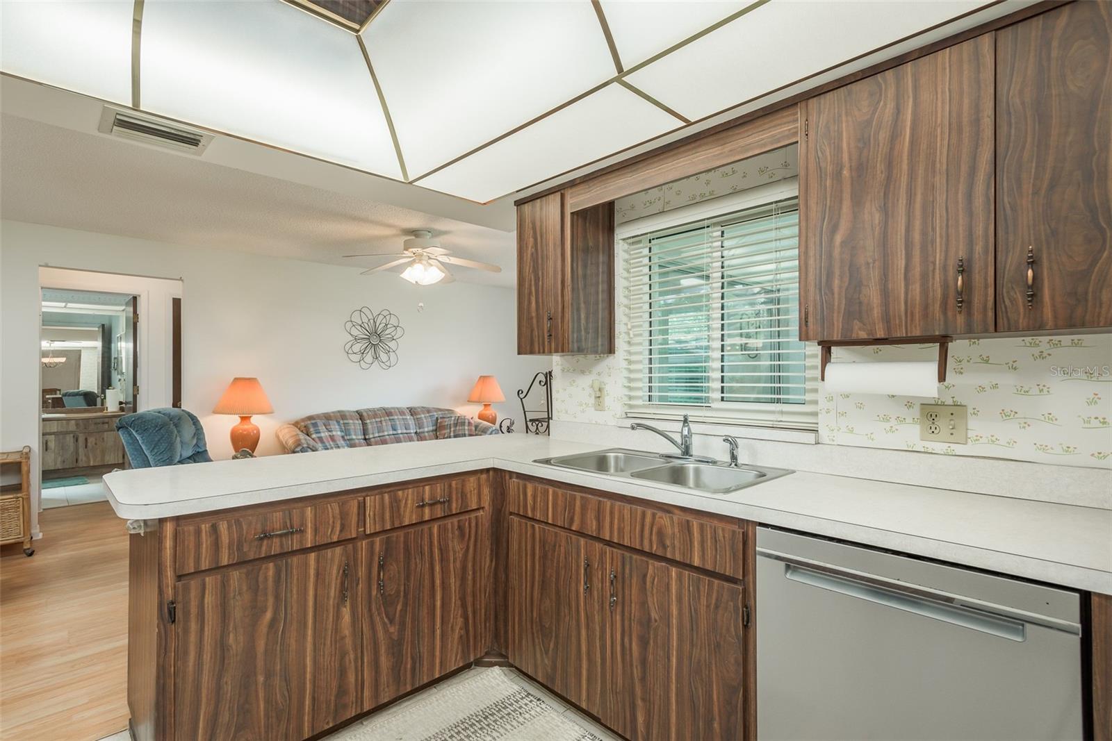 LAUREL OAK WOODS - Residential