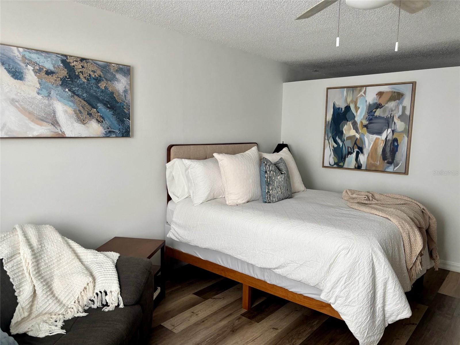 PLAZA GARDENS - Residential Lease