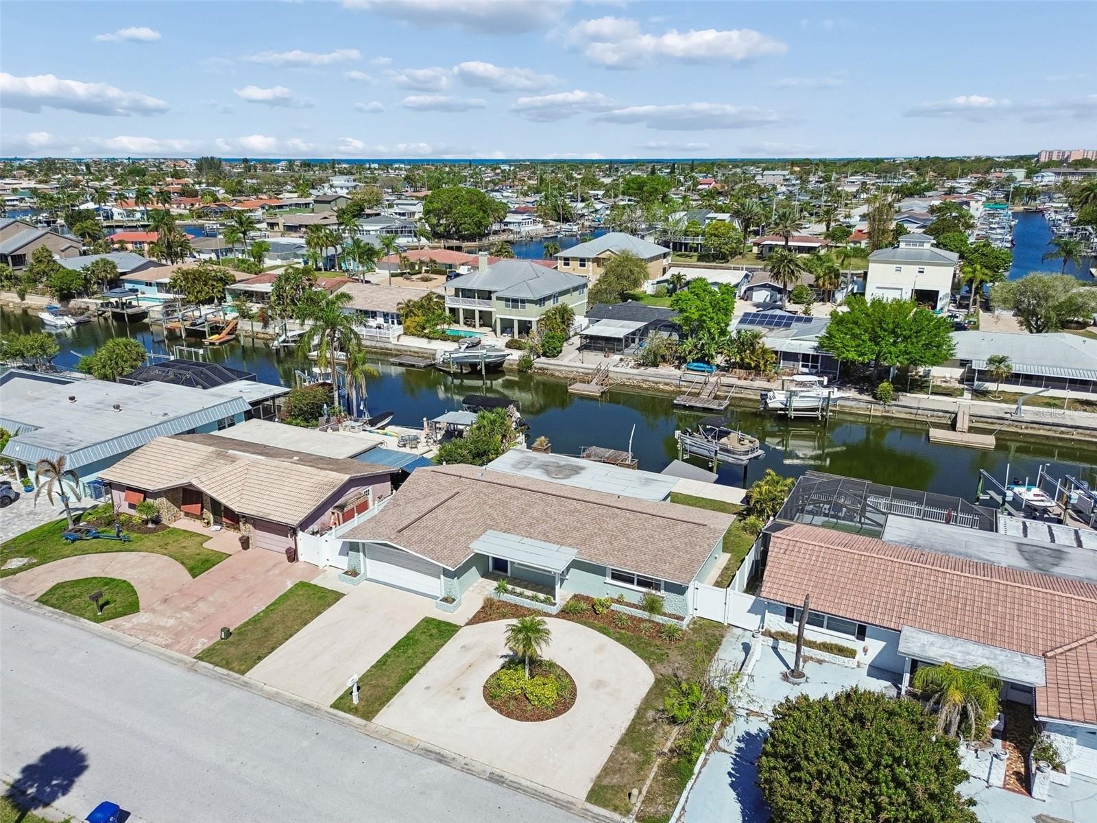 FLOR A MAR - Residential