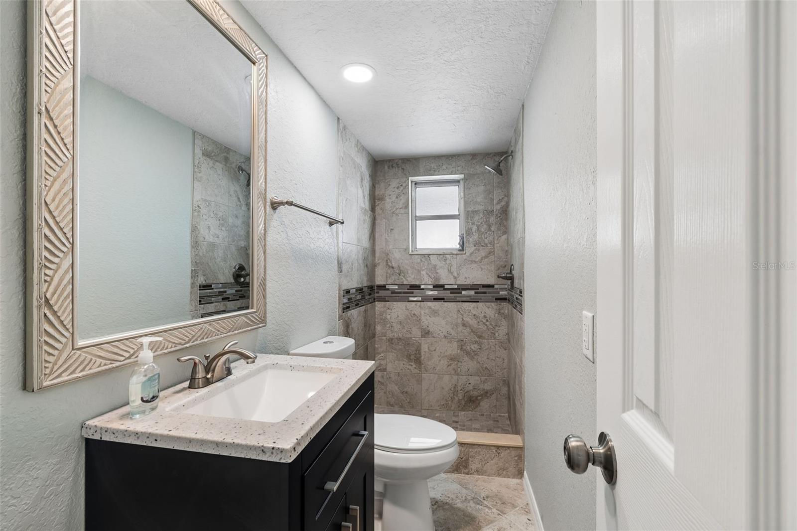 FLOR A MAR - Residential