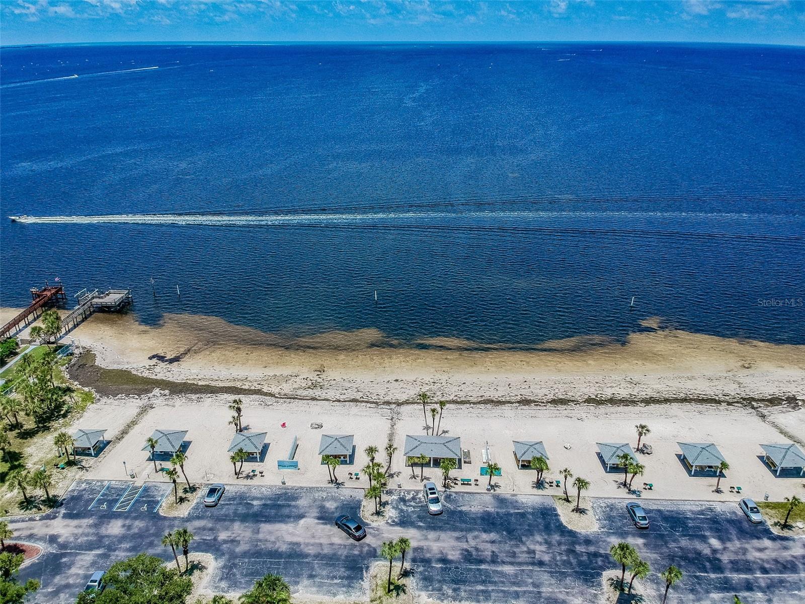 FLOR A MAR - Residential