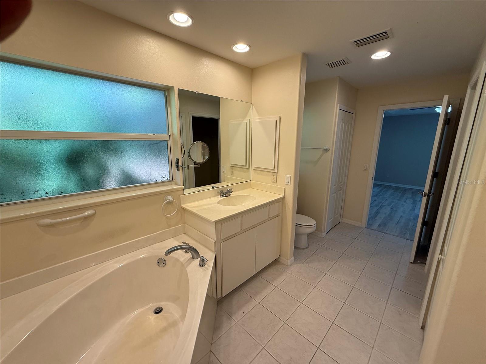 PORT CHARLOTTE SUB 04 - Residential Lease