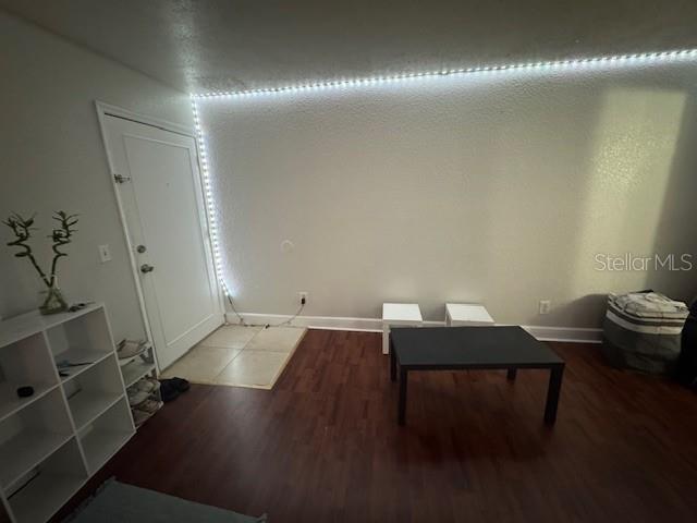 WHISPERING OAKS - Residential Lease