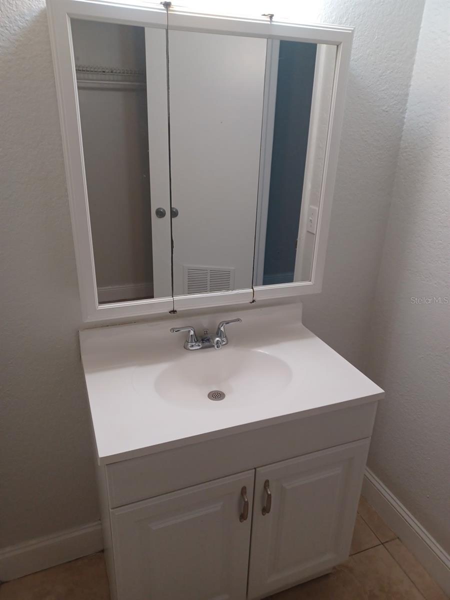 WHISPERING OAKS - Residential Lease