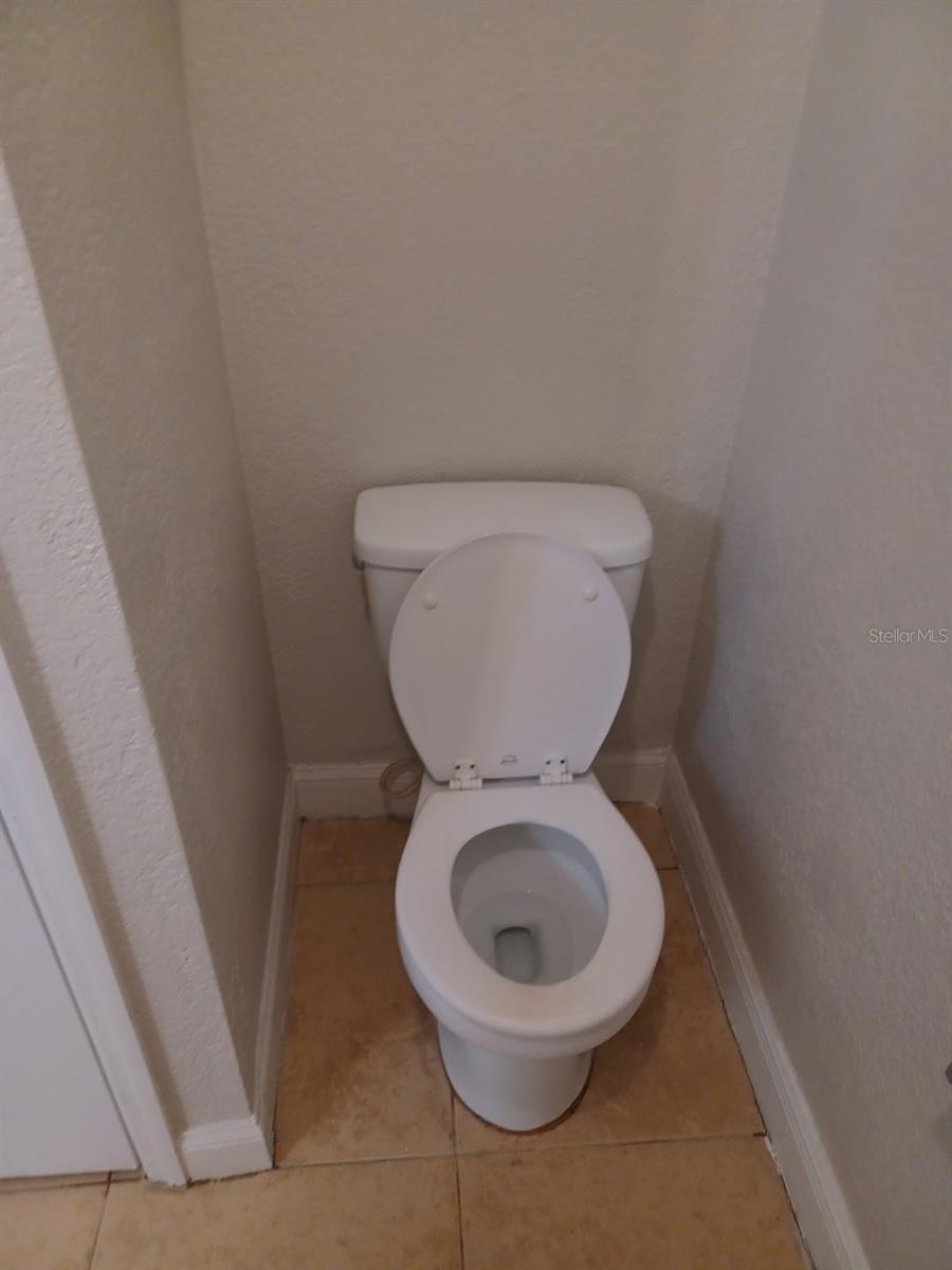 WHISPERING OAKS - Residential Lease