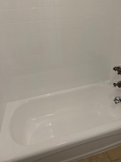 WHISPERING OAKS - Residential Lease