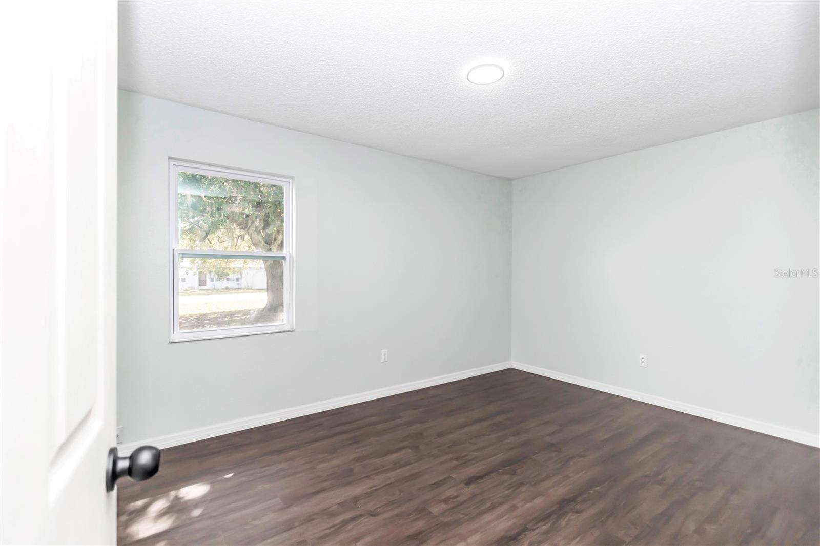 SILVER SPRINGS SHORES - Residential