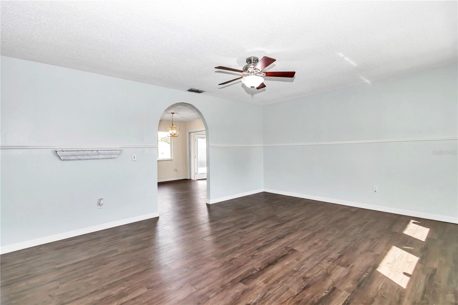 SILVER SPRINGS SHORES - Residential