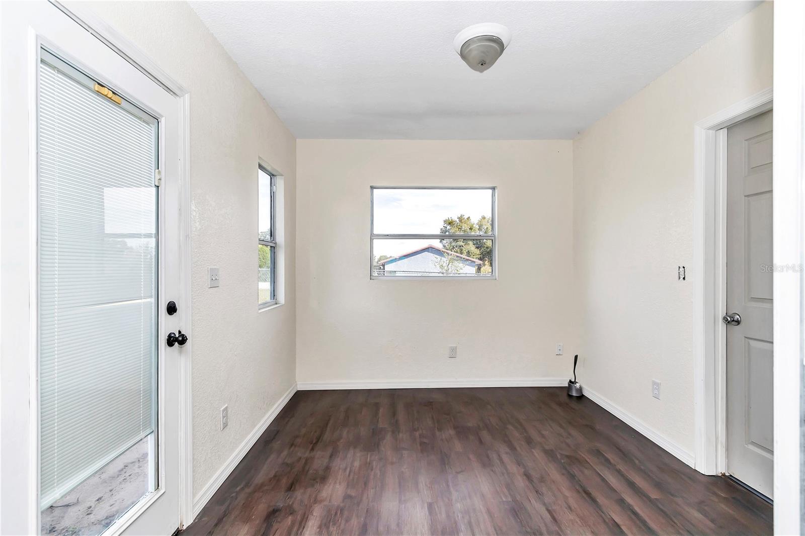 SILVER SPRINGS SHORES - Residential