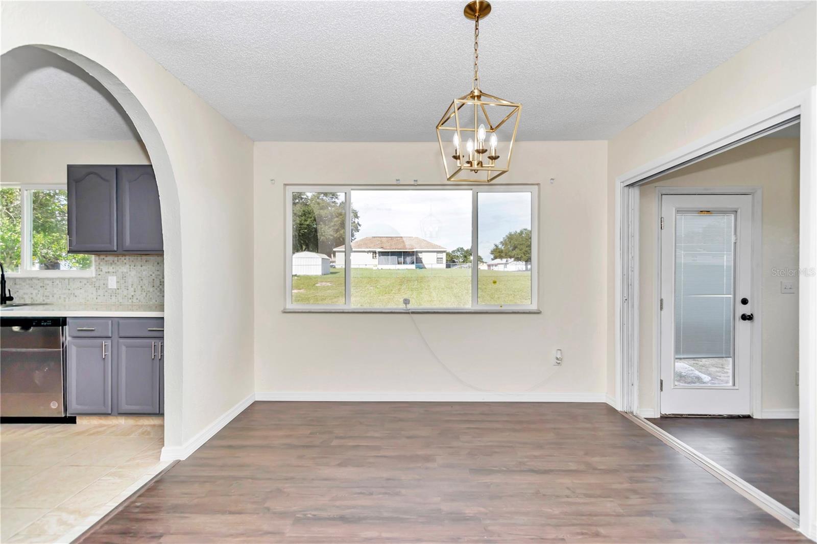 SILVER SPRINGS SHORES - Residential