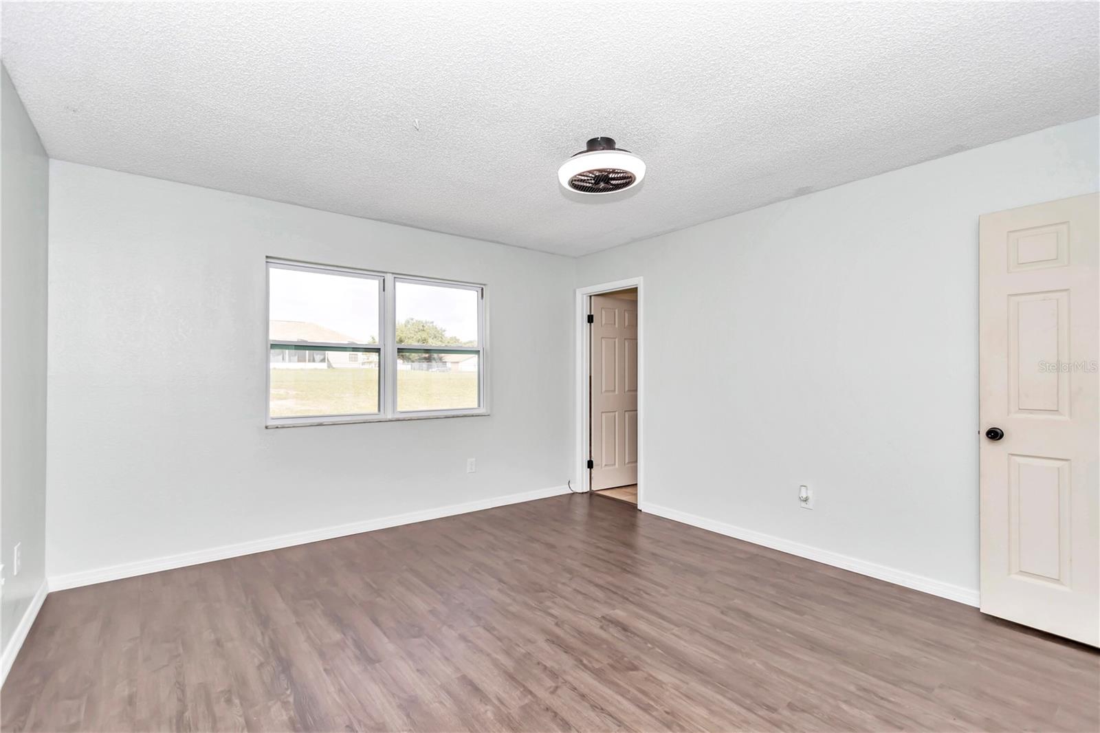 SILVER SPRINGS SHORES - Residential