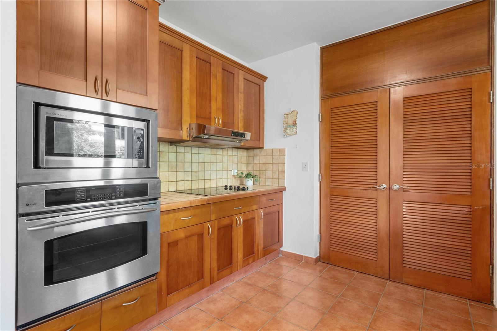 RIO MAR VILLAGE - Residential Lease