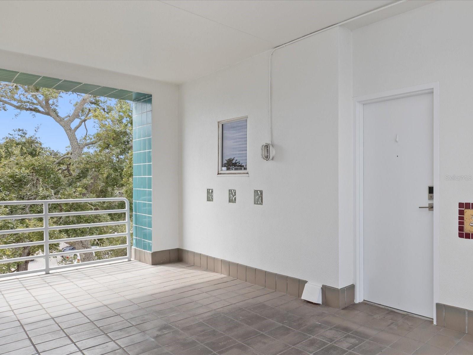 4950 BAYSHORE BOULEVARD 28