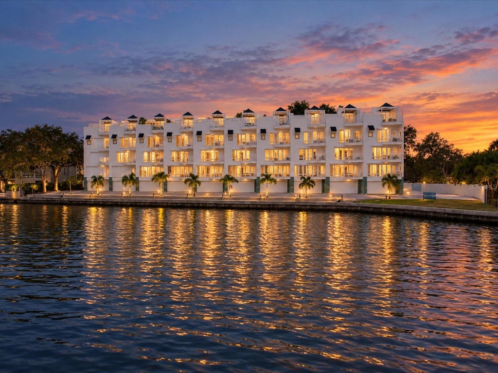 Photo of 4950 Bayshore Boulevard #28, Tampa, FL 33611 (MLS # TB8553892)