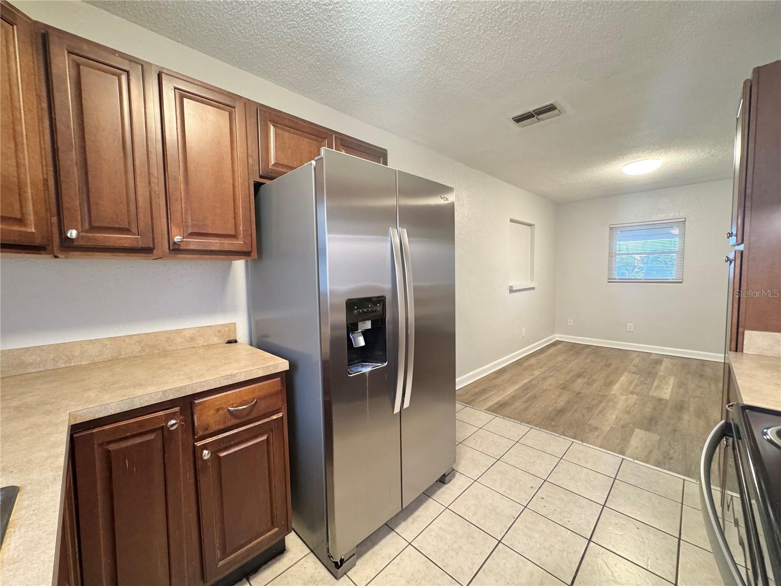 CARLS SUB - Residential Lease