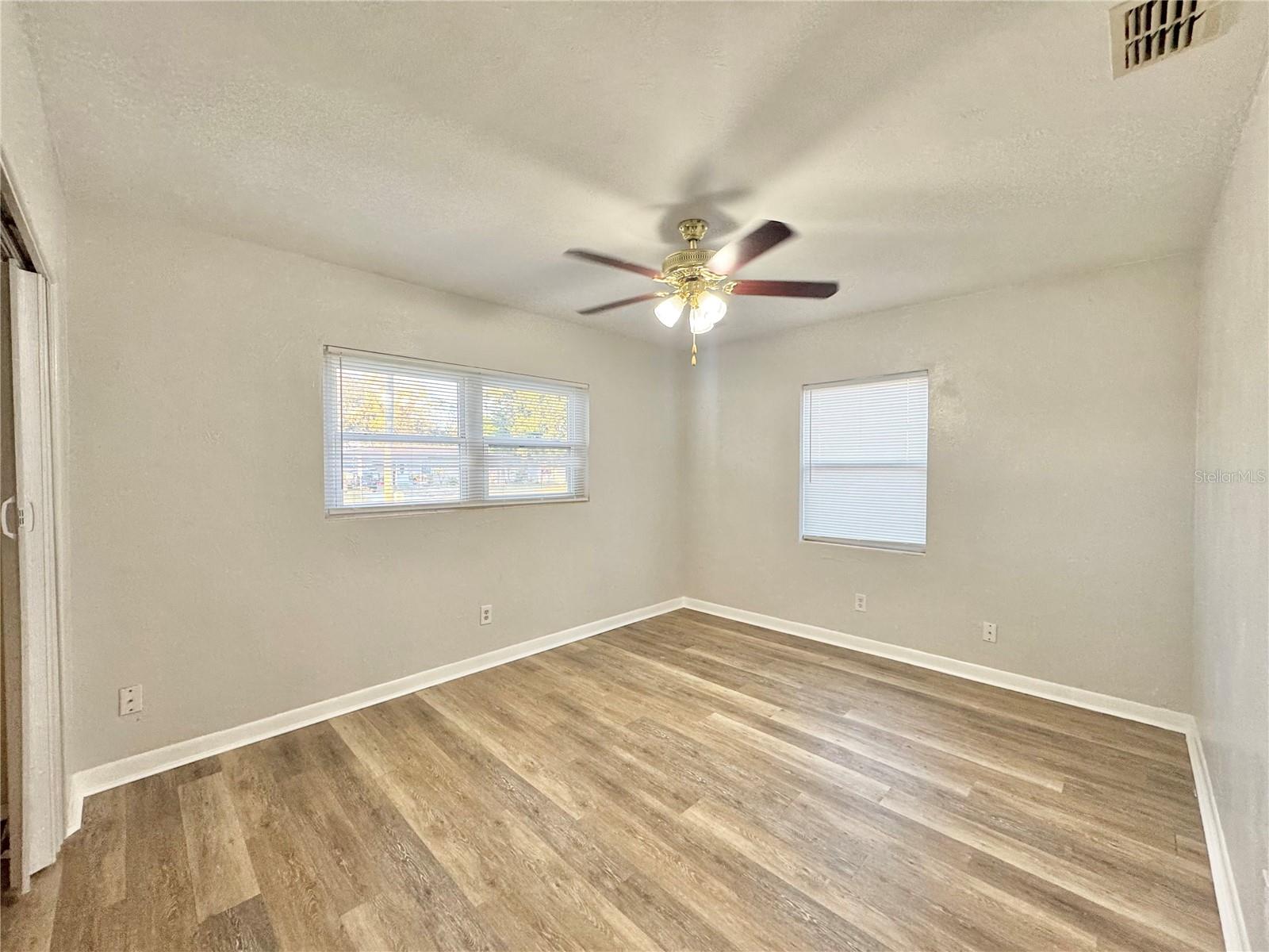 CARLS SUB - Residential Lease