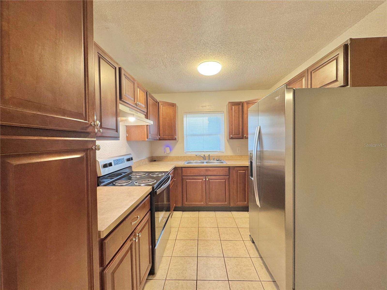 CARLS SUB - Residential Lease