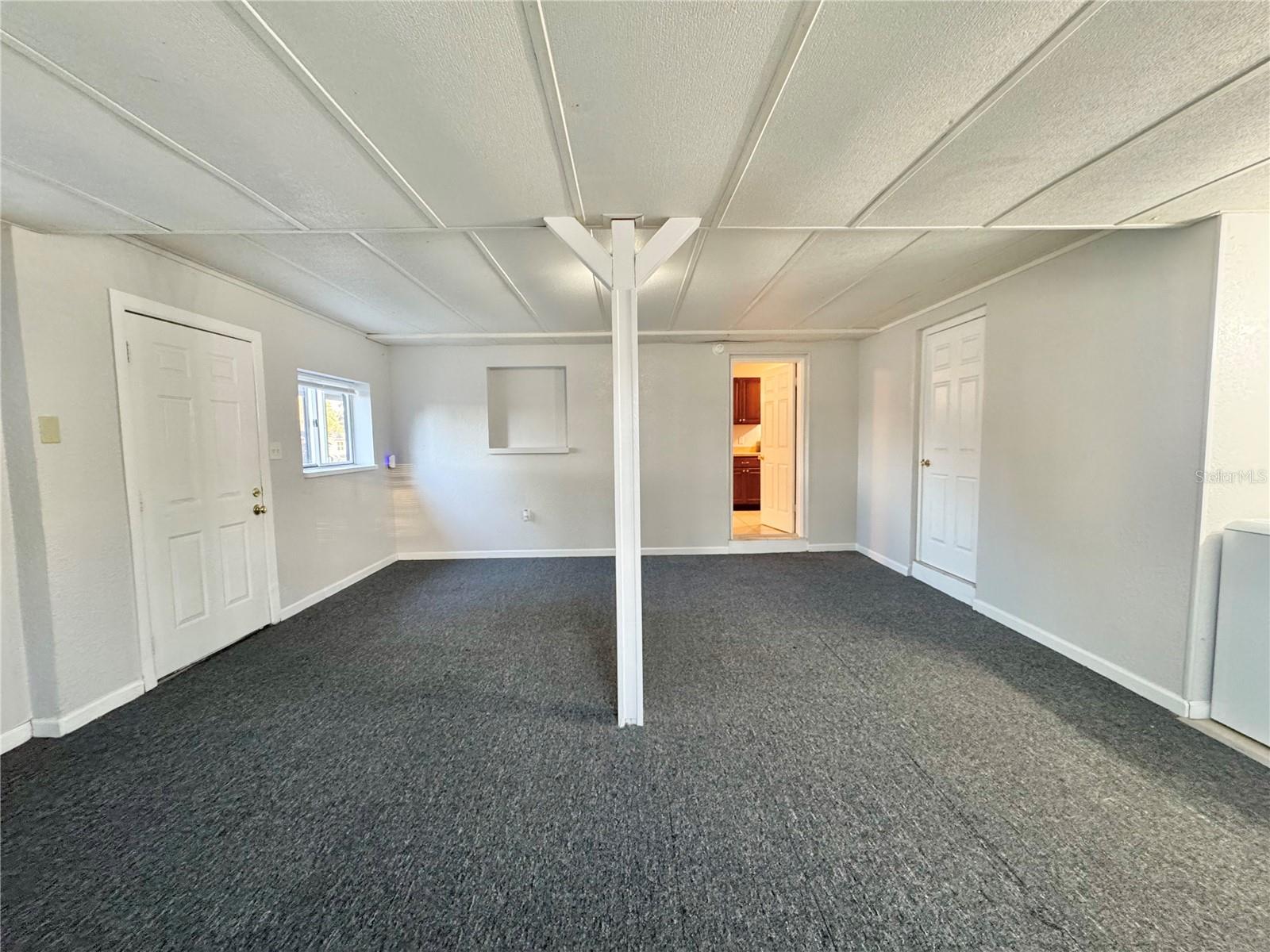 CARLS SUB - Residential Lease