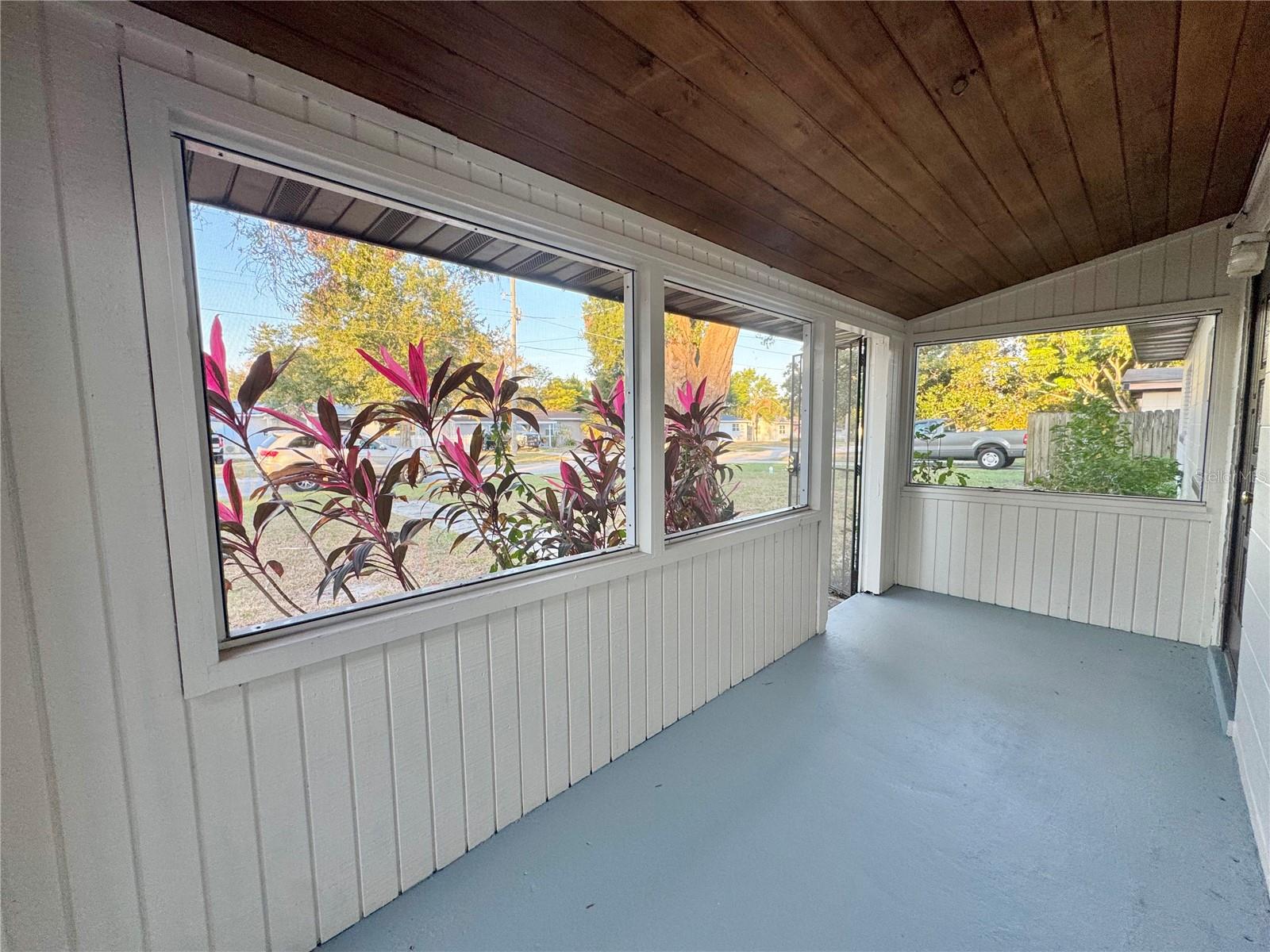 CARLS SUB - Residential Lease