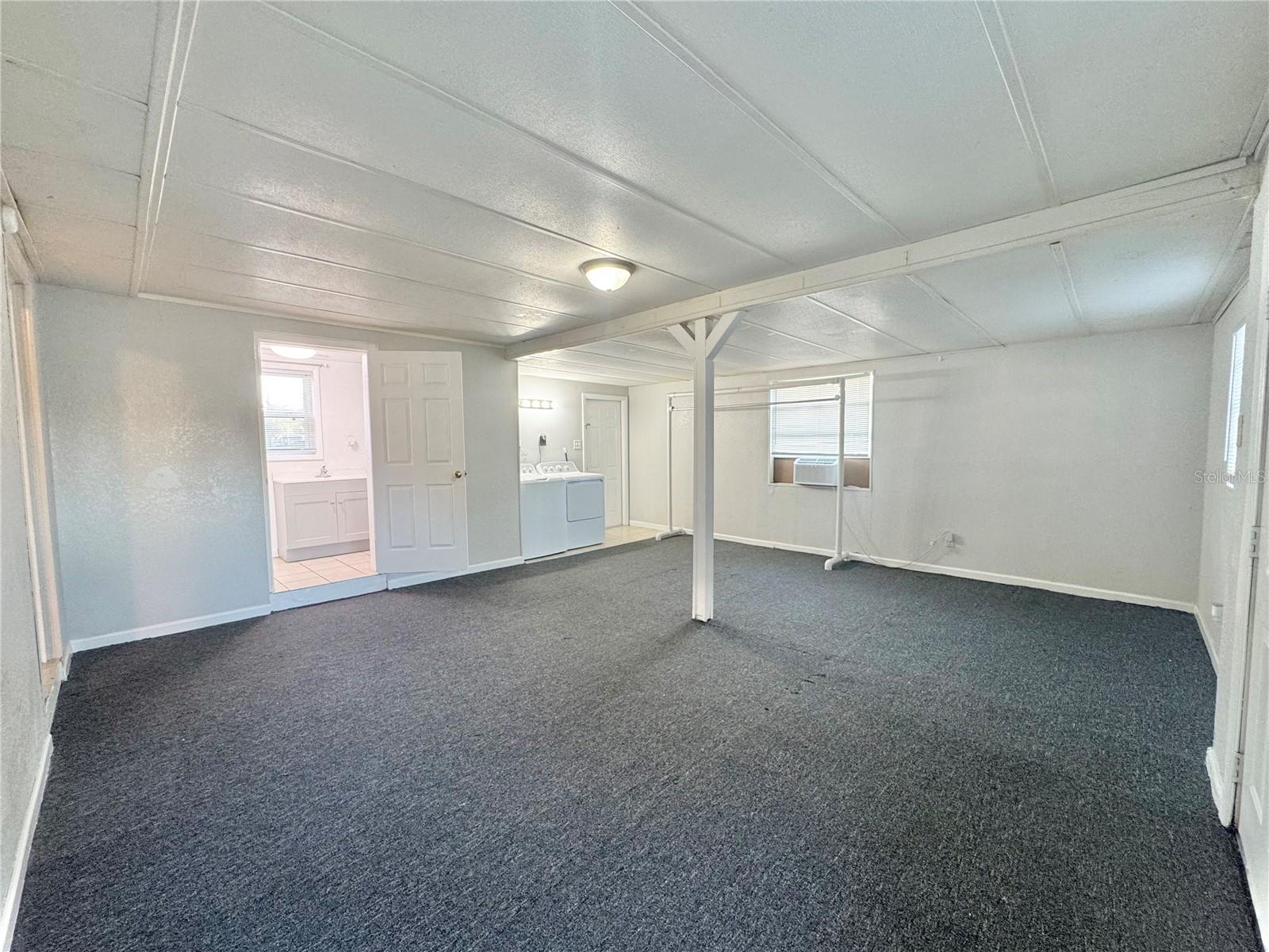 CARLS SUB - Residential Lease