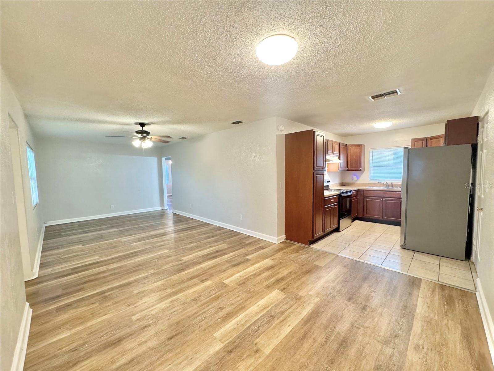 CARLS SUB - Residential Lease