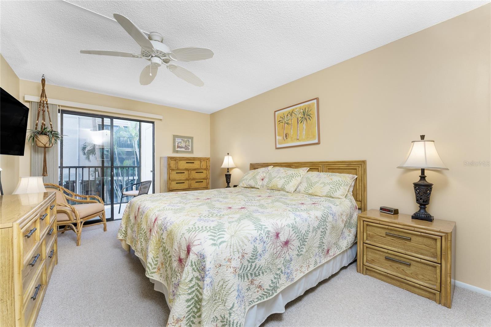 PELICAN LANDING BLDG E - Residential