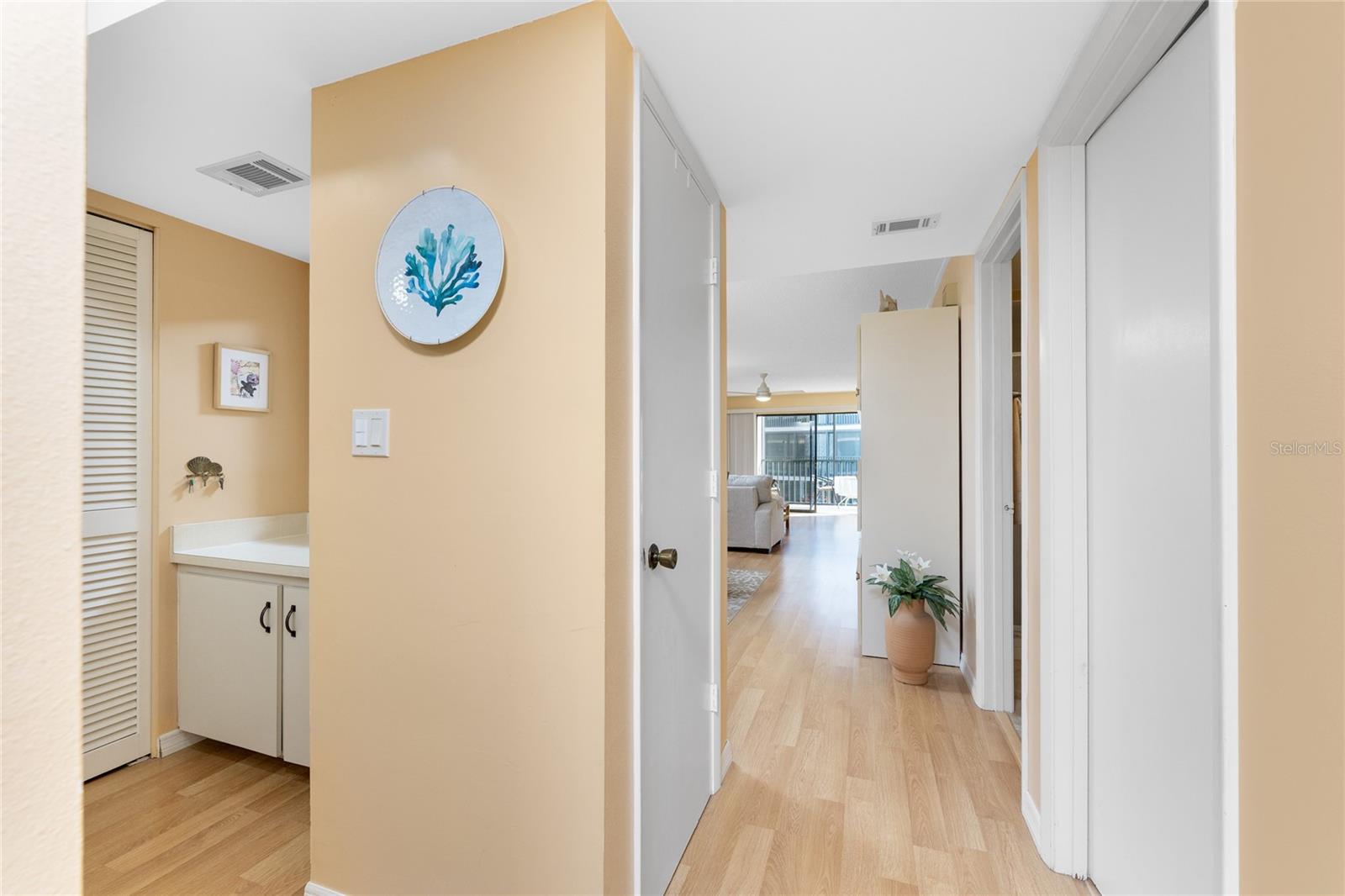 PELICAN LANDING BLDG E - Residential