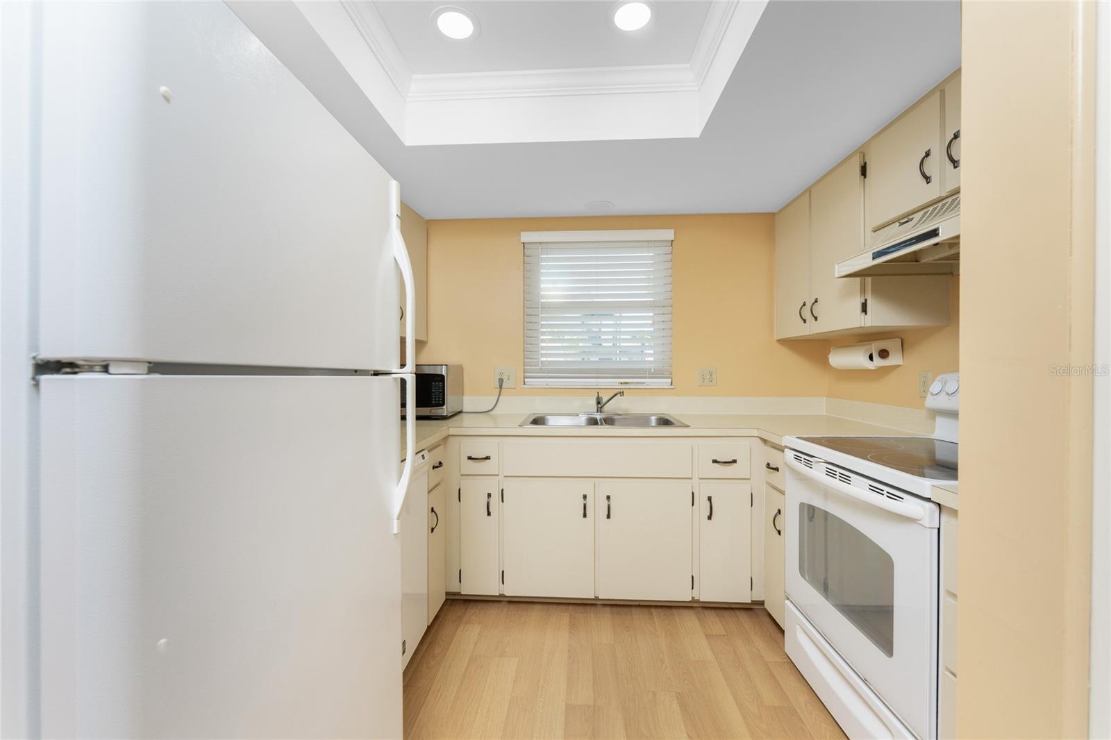 PELICAN LANDING BLDG E - Residential