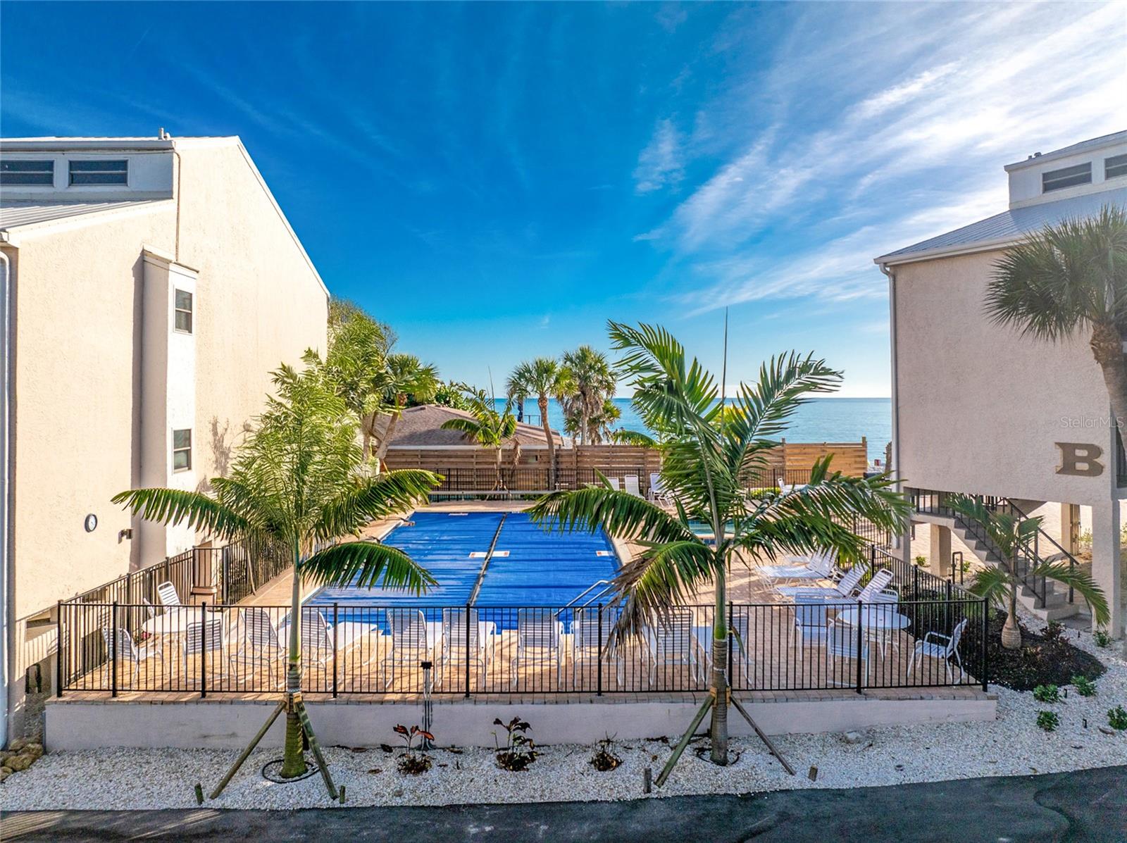 PELICAN LANDING BLDG E - Residential